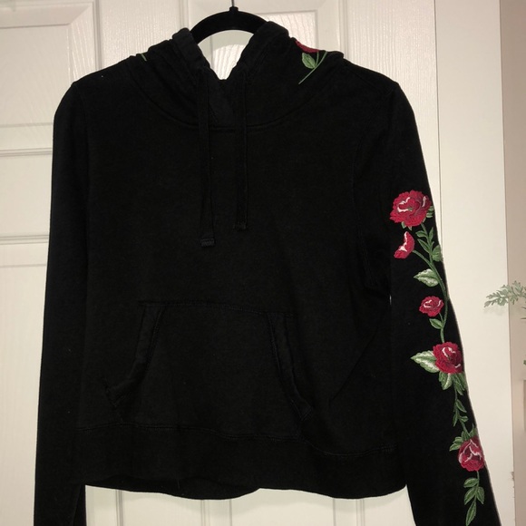 Hollister Tops - SOLD Hollister sweater